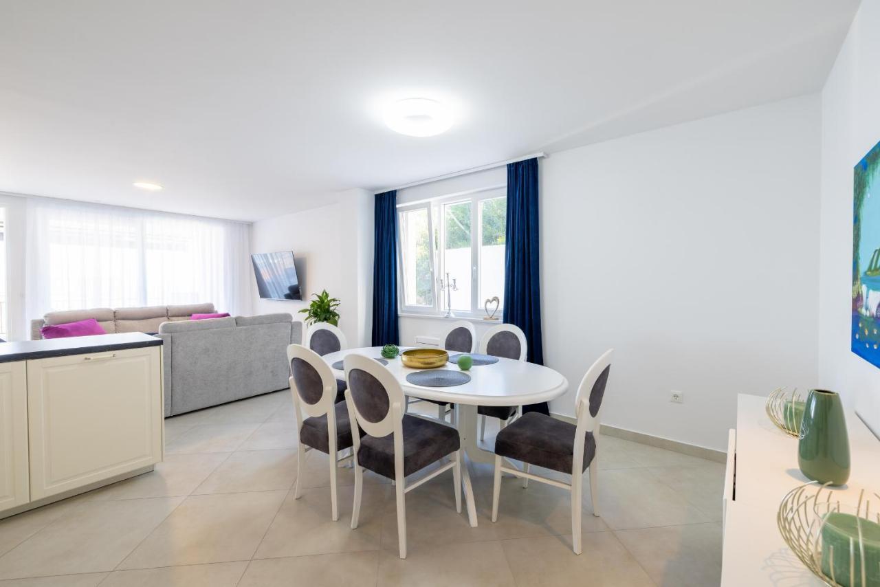 Villa Smaragd - Lapis - Luxury Apartment With Shared Pool Μακάρσκα Εξωτερικό φωτογραφία