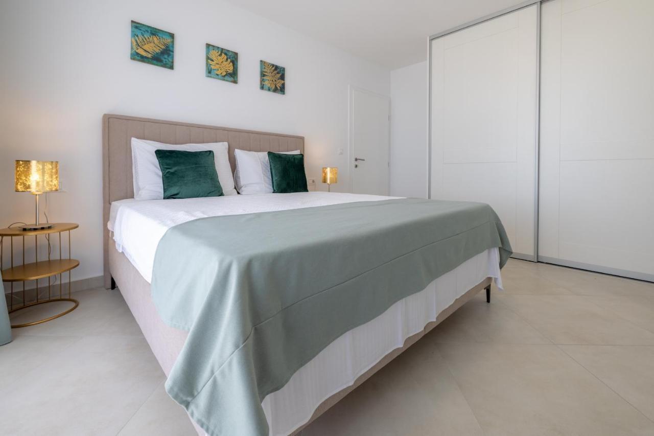 Villa Smaragd - Lapis - Luxury Apartment With Shared Pool Μακάρσκα Εξωτερικό φωτογραφία