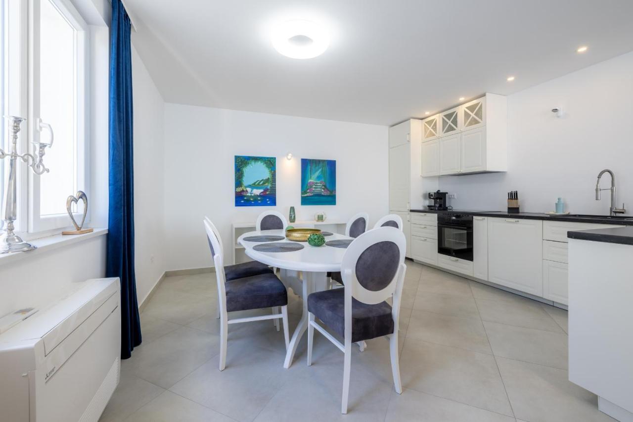 Villa Smaragd - Lapis - Luxury Apartment With Shared Pool Μακάρσκα Εξωτερικό φωτογραφία
