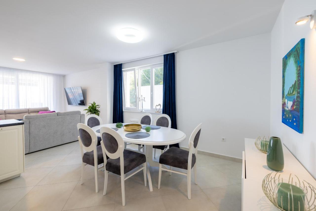 Villa Smaragd - Lapis - Luxury Apartment With Shared Pool Μακάρσκα Εξωτερικό φωτογραφία